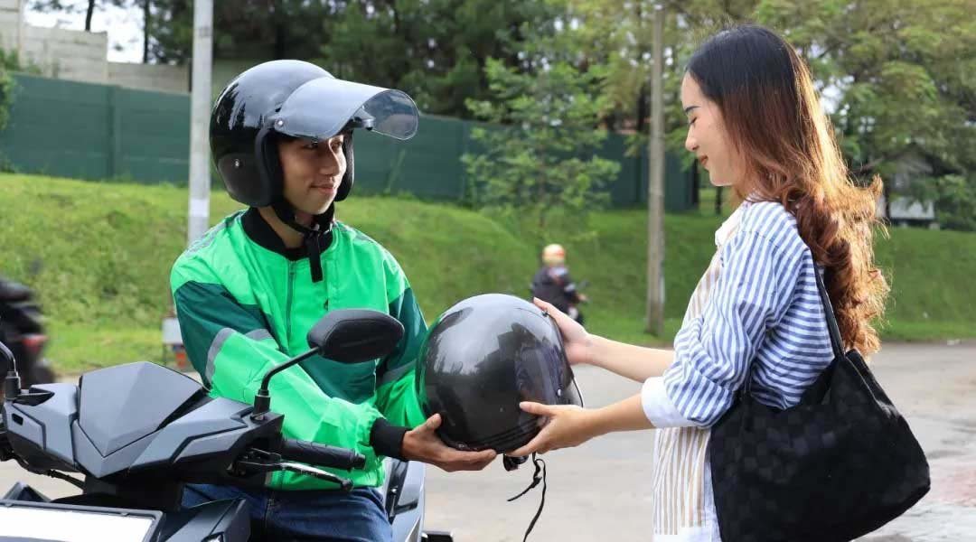 Mencegah rambut kusam dan kering setelah naik motor, ini cara agar rambut lembap