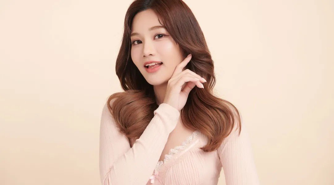 Blowout Natural Style jenis styling rambut wanita karir