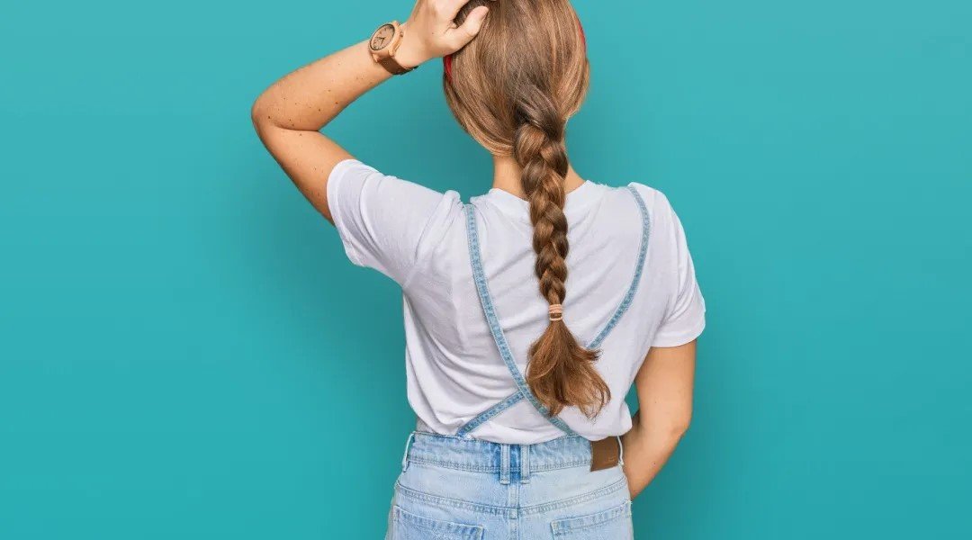 Low Braided Ponytail jenis styling rambut wanita karir