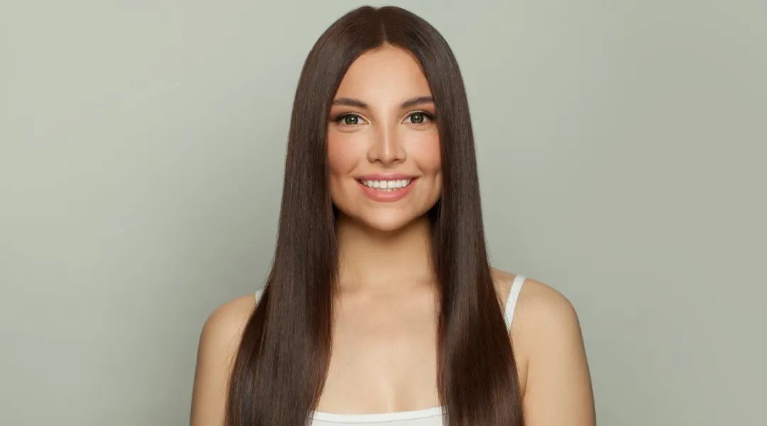 Straight and Sleek Look jenis styling rambut wanita karir