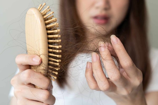 Pentin Rambut Rontok 5 Tips Memilih Shampo untuk Rambut Rontok dan Rekomendasi