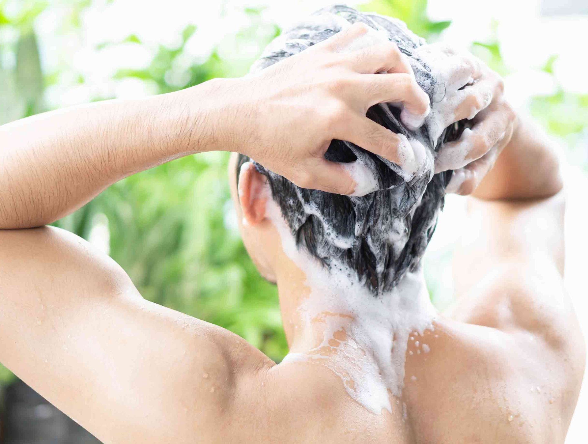 5 Cara Memilih Shampoo untuk Ketombe dan Rekomendasinya