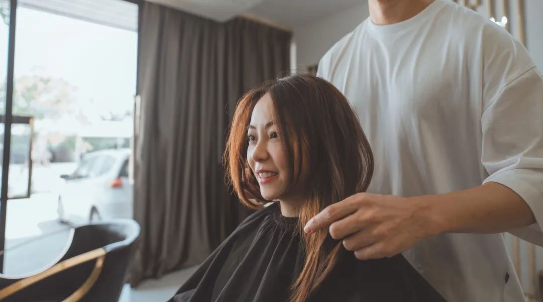 cara atasi rambut lepek setelah olahraga seharian dengan Kérastase