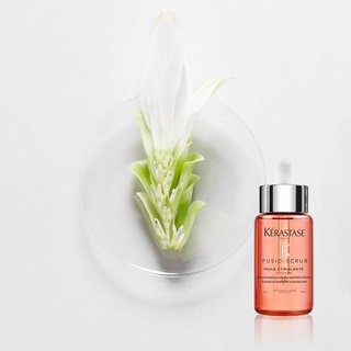 Perawatan rambut menggunakan rangkaian Fusio Treatment ini layaknya sebuah hadiah menenangkan bagi rambut dan kulit kepala.