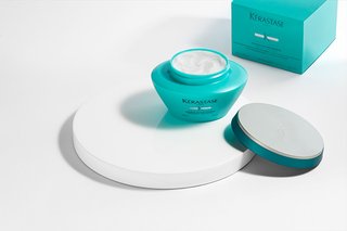 Masque Extentioniste, masker rambut yang terdiri dari perpaduan Creatine R™, ceramide, dan maleic acid yang mampu memperkuat struktur batang rambut dari dalam sehingga mencegah penipisan rambut, rambut patah, dan rambut bercabang.