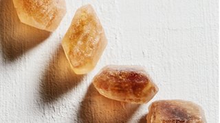 Paraguayan Sugar memberikan tekstur lembut dan tampilan berkilau pada rambut